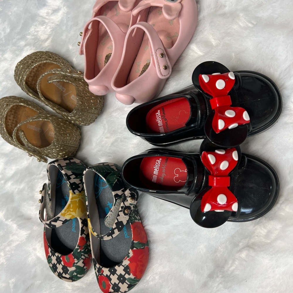 Size 6 mini Melissa’s